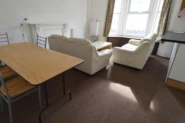 5 bed flat, Nightingale road (Walking distance to UNI), Southsea, Portsmouth, PO53JJ - Image 3